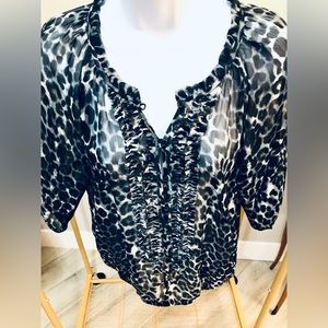 Express sheer 3/4 sleeve button blouse!